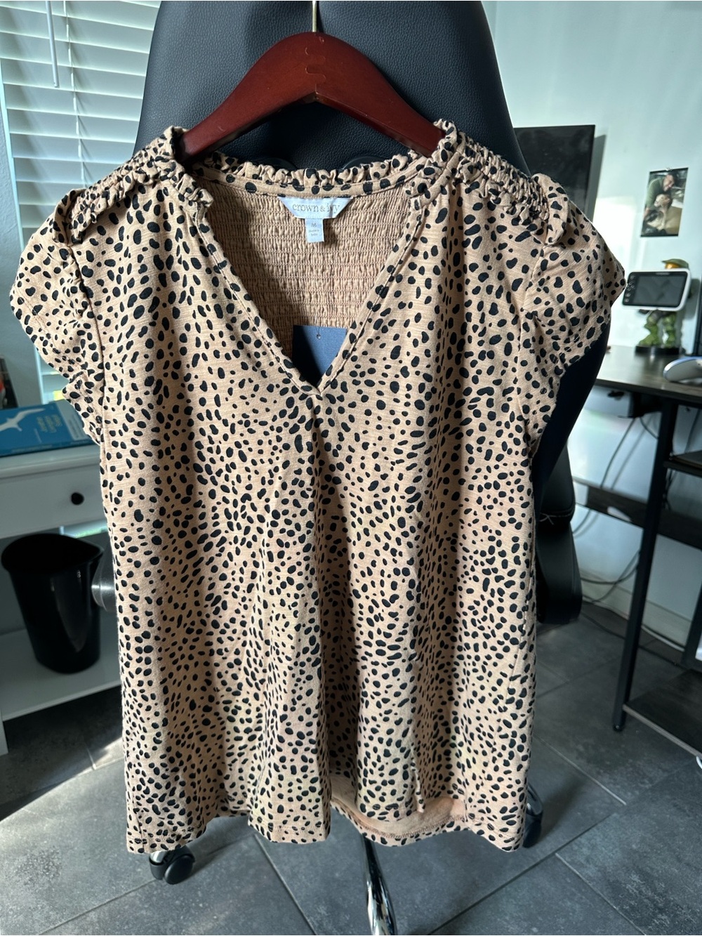 Crown & Ivy Tan Black Animal Print Smocked Flutter Sleeve Blouse M
